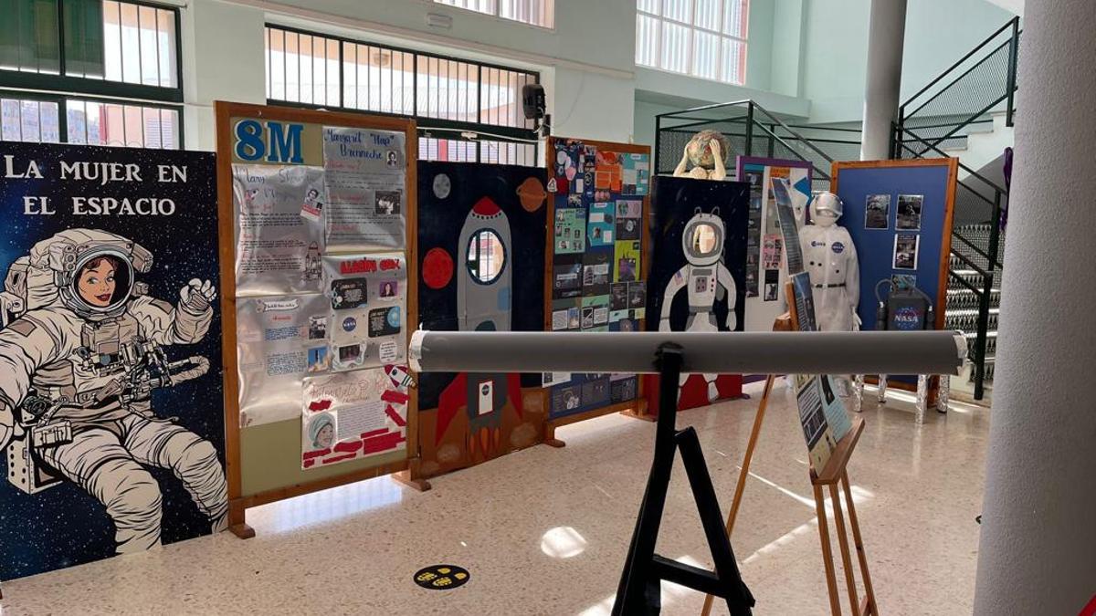 Exposición en el IES Belén de Málaga con motivo de su Semana Cultural.