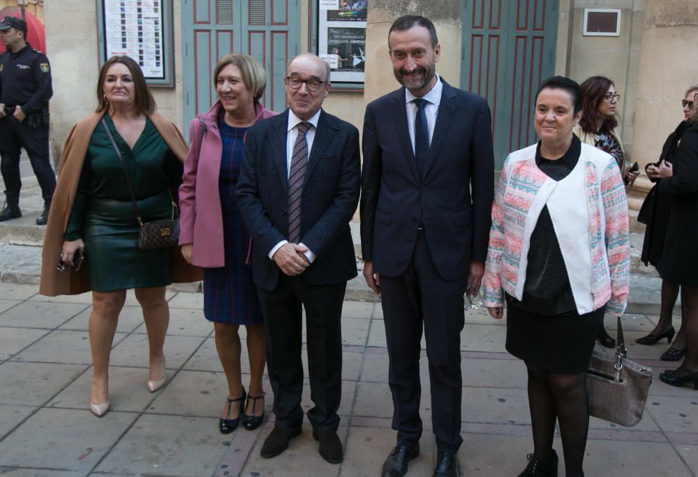 La Generalitat en pleno celebra en Alicante las cuatro décadas de la Carta Magna con un acto institucional en el Teatro Principal que llega en medio de los ataques al modelo territorial y de la alerta ultra.