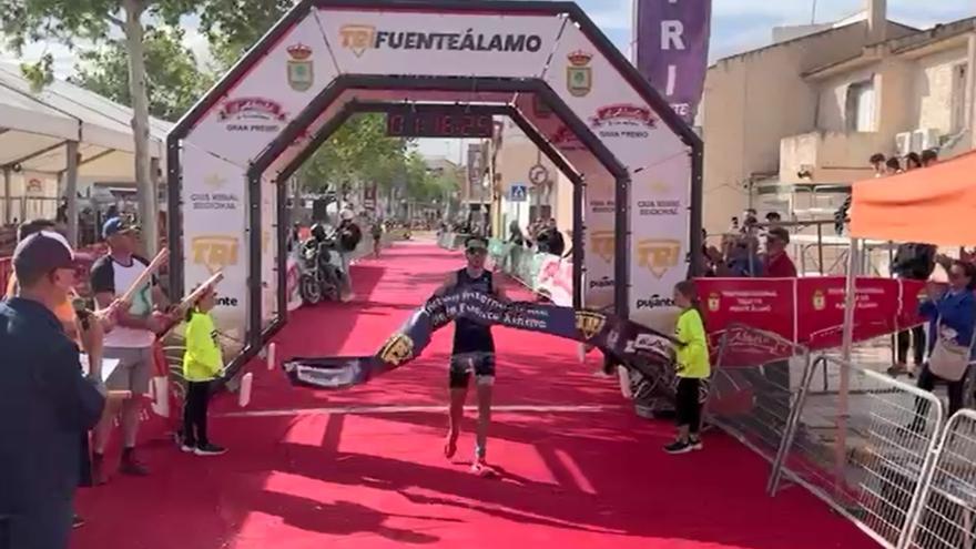 David Cantero gana la prueba masculina del Triatlón de Fuente Álamo