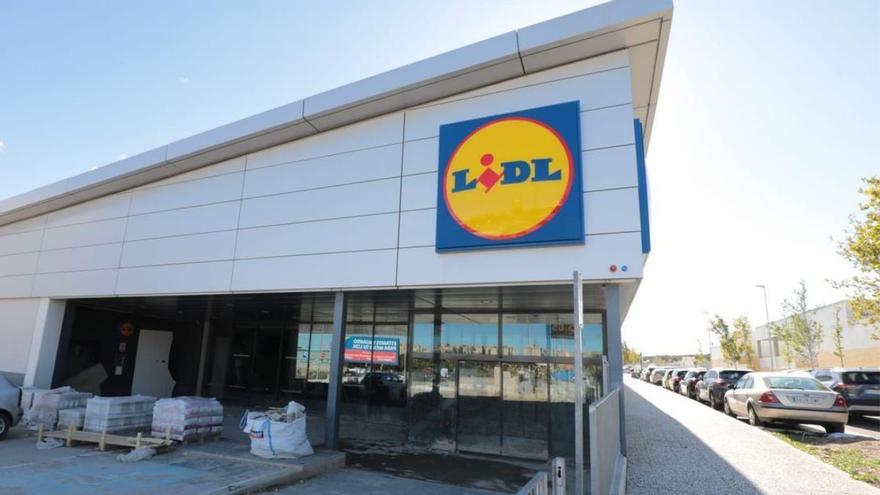 Lidl jubila a la toalla de playa: este es su último invento que hace la misma función 10 veces mejor