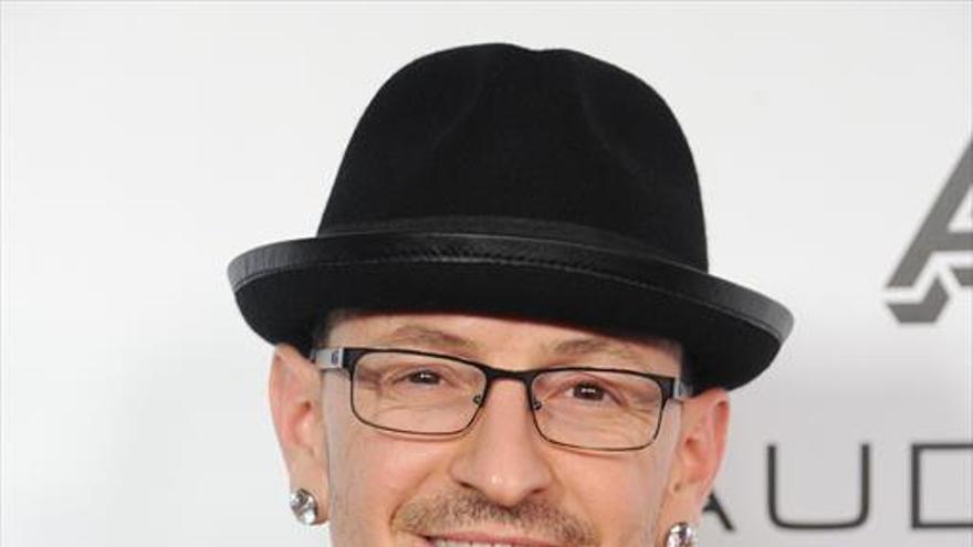 El cantante de Linkin Park se suicida en su domicilio