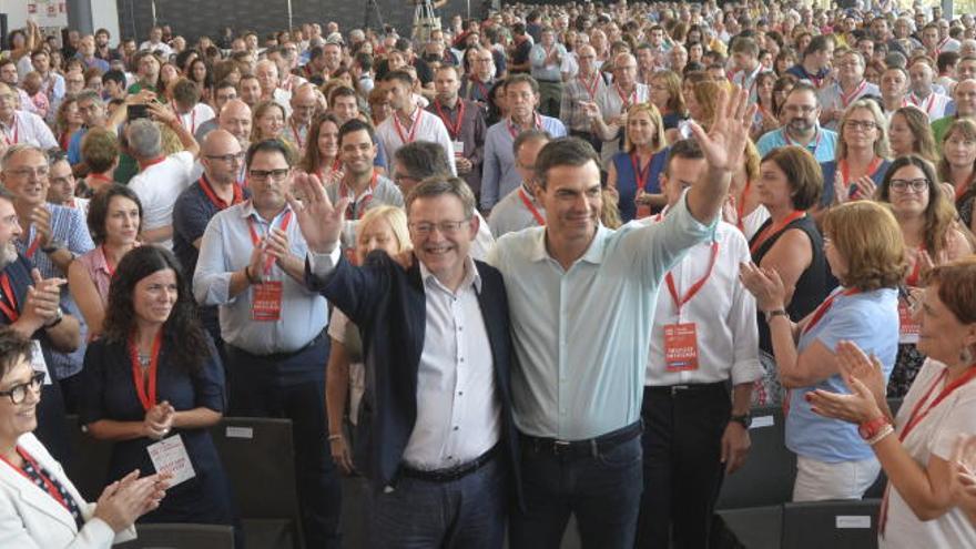 Pedro Sánchez y Ximo Puig, a su llegada a IFA donde se celebra el congreso del PSPV