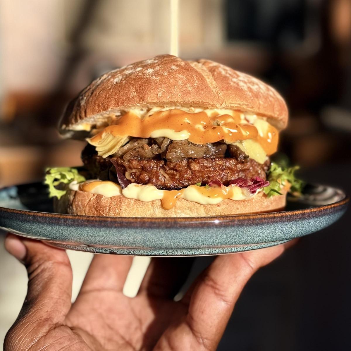La hamburguesa Silvia demuestra que una hamburguesa vegana no tiene por qué ser una alternativa secundaria.