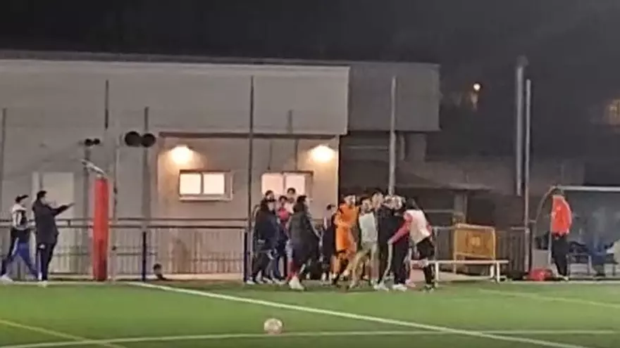 Un jugador del Vilanova del Camí és agredit per un suplent del Tibidabo Torre Romeu a la mitja part