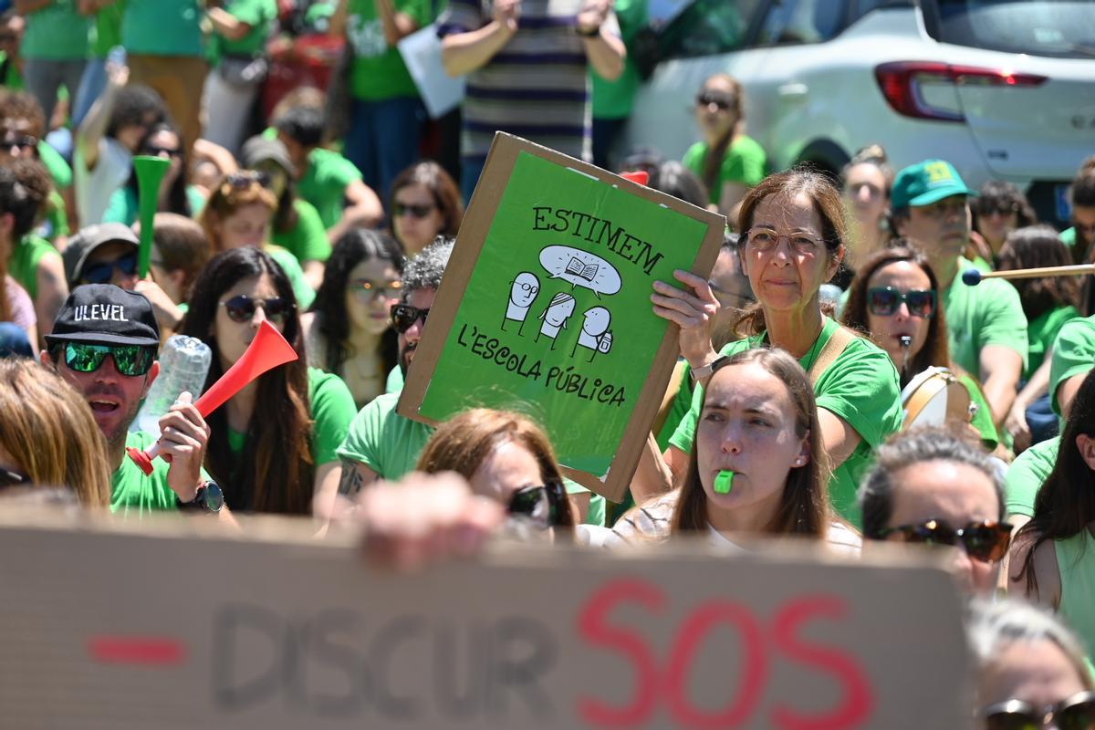 Galería de imágenes: nueva jornada de movilizaciones de los profesores en Castellón