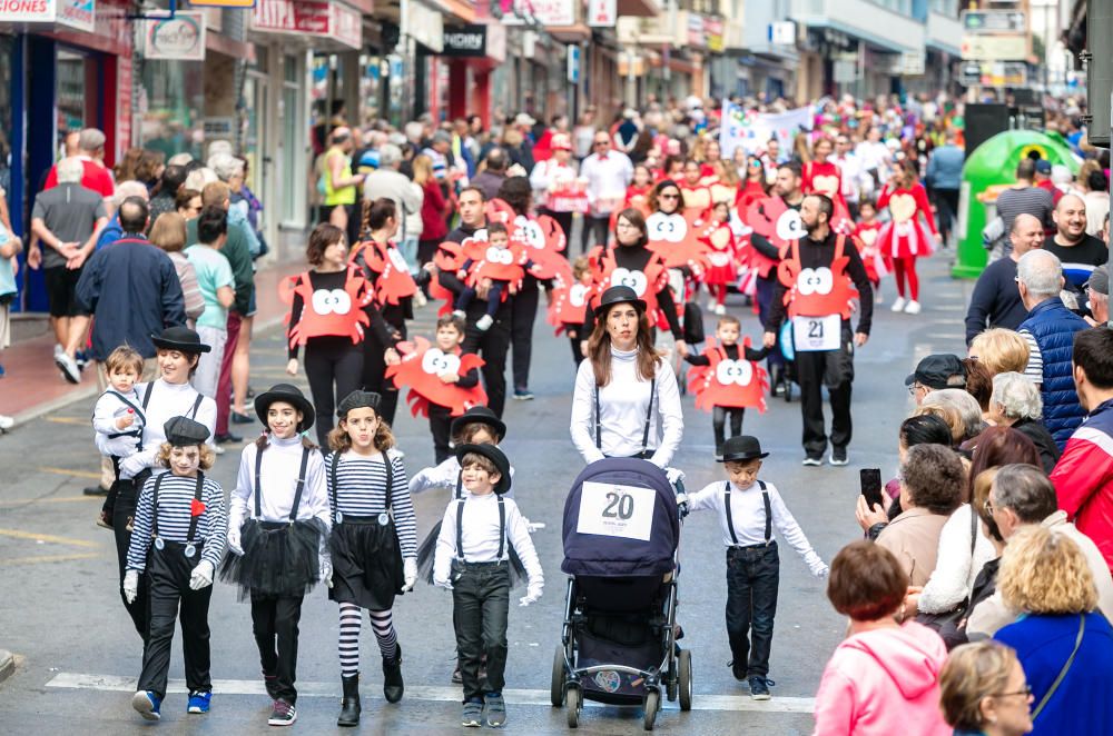 Los más pequeños desfilan en el Carnaval Infantil de Benidorm.