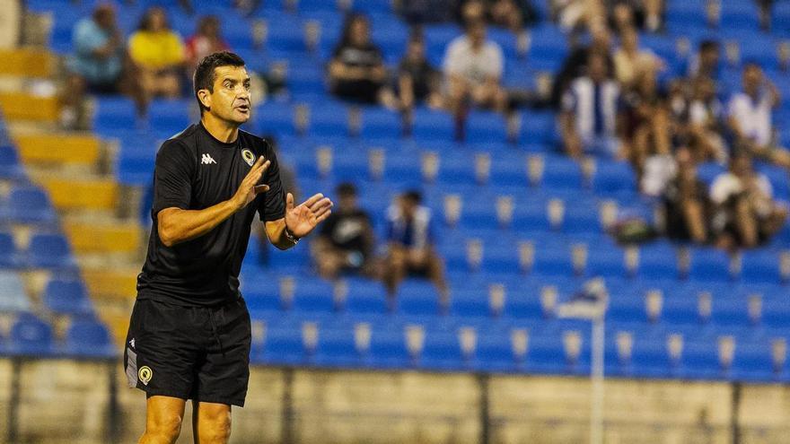 Torrecilla alerta de las dimensiones del campo de la Penya