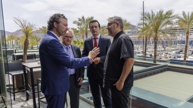 Alfonso Hernández, Ángel Martínez, José Manuel Pancorbo y Pedro Luengo tras el debate.