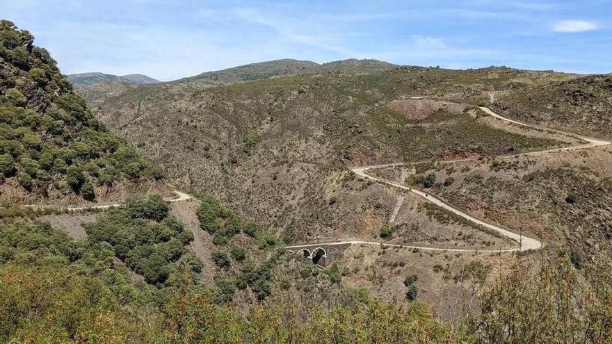 Un paraíso para los cicloturistas: así es la Muralla China española a menos de dos horas de Madrid