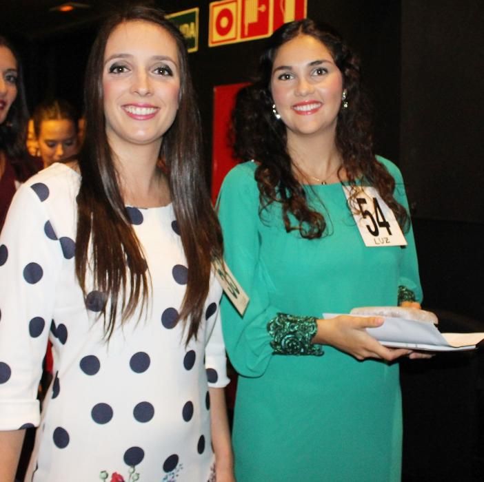 Las candidatas a fallera mayor de València visitan el concurso de teatro fallero