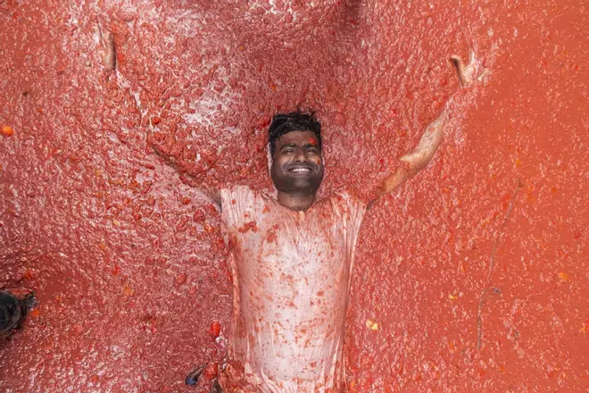 La tomatina de Buñol, en imágenes