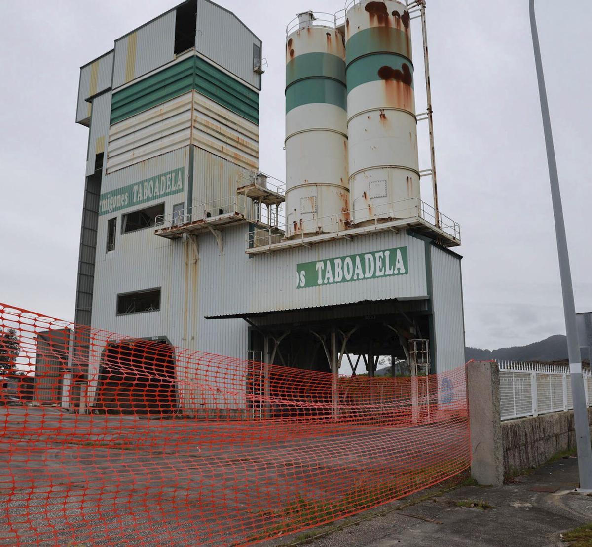 Hueco del portalón sustraído el pasado fin de semana en una nave de O Pousadoiro. | IÑAKI ABELLA