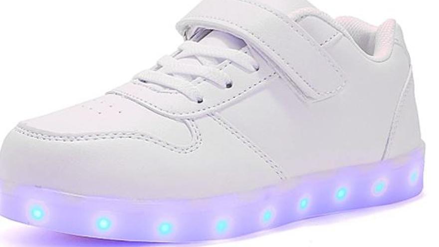 Voovix: Zapatillas de velcro con LED.