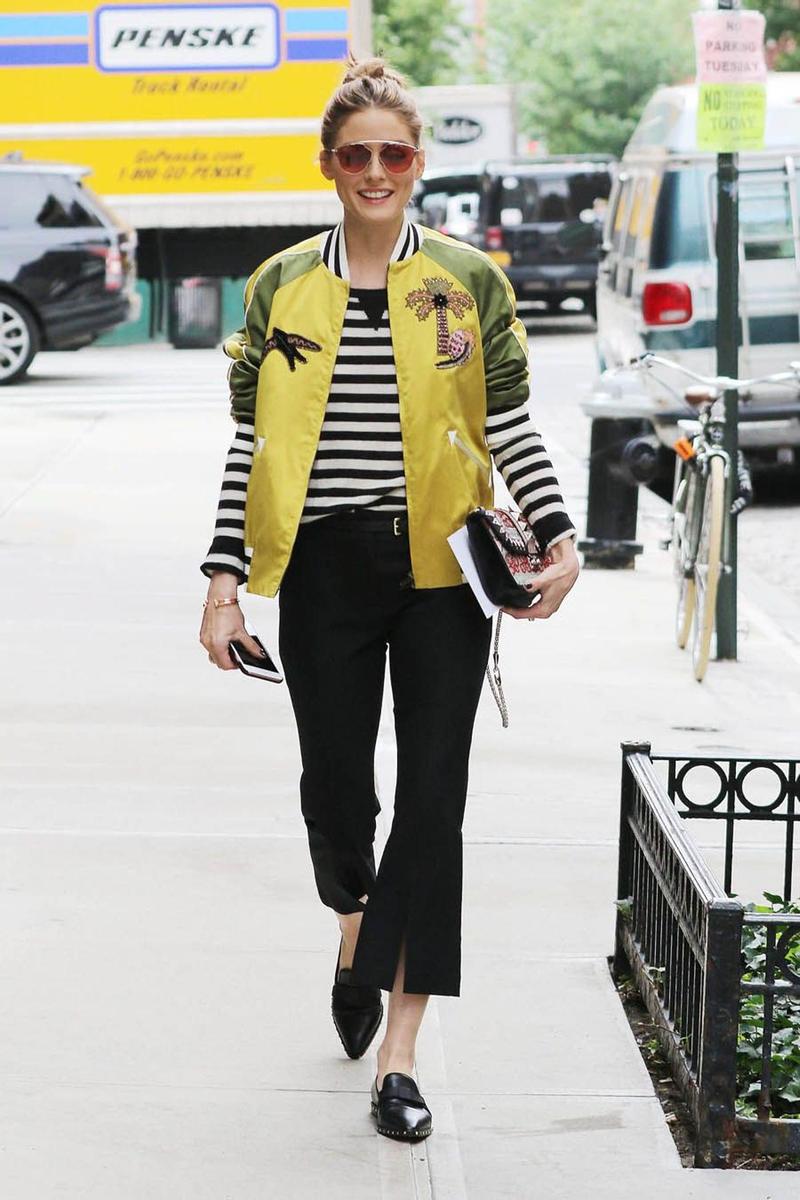 Olivia Palermo con bomber satinada