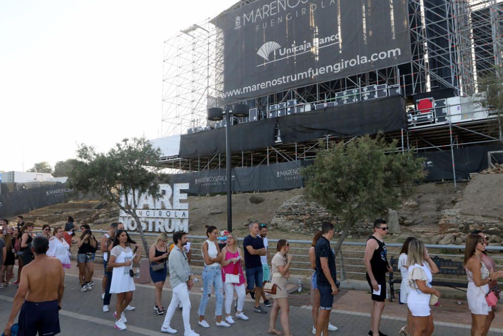 Gran expectación ante el único concierto de Jennifer Lopez en España. Se han formado largas colas hasta la apertura de las puertas del recinto del Marenostrum Castle Park, escenario del concierto.