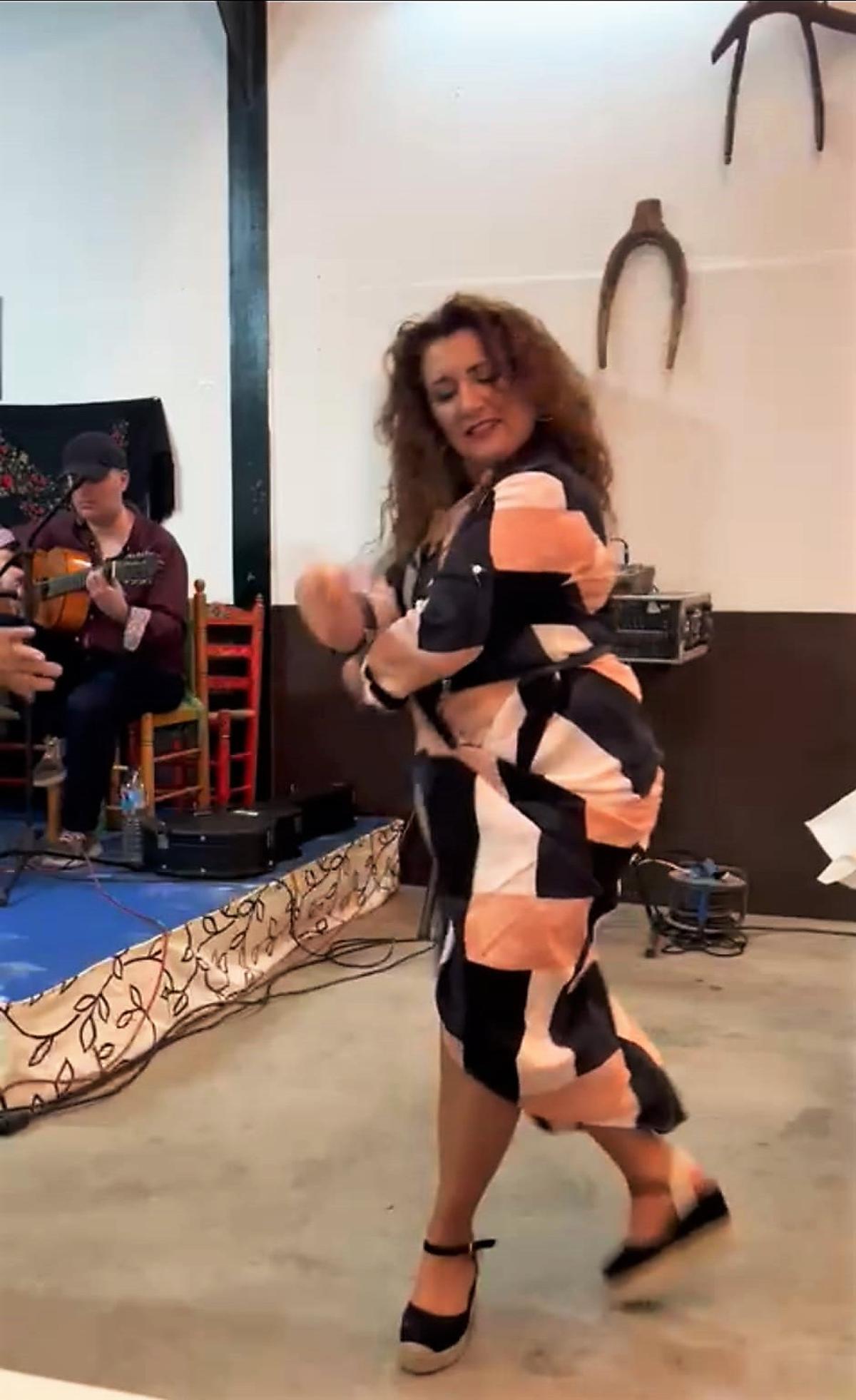 El baile de la artista local Salva Calderón