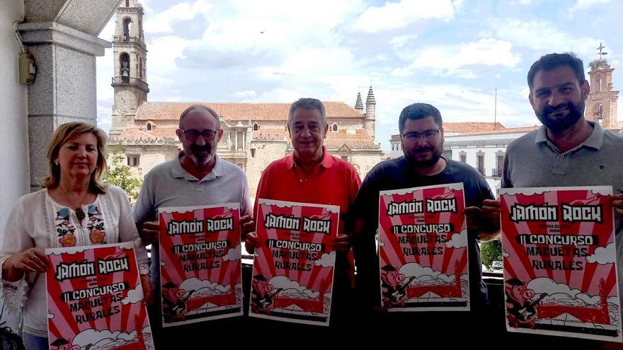 234 grupos de toda España participan en el Concurso de Maquetas Rurales Ciudad de Hinojosa