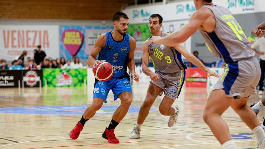 Álex Llorca, escolta del  Class Bàsquet Sant Antoni de Ibiza, en el quinteto ideal de la décima jornada de la LEB Plata