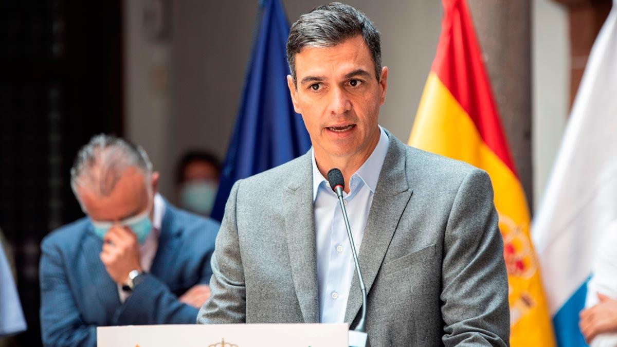 Pedro Sánchez, en rueda de prensa, en La Palma