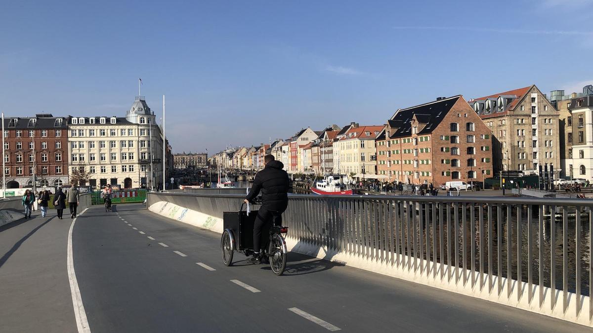 Carril de doble sentido para bicicletas en Copenhague.