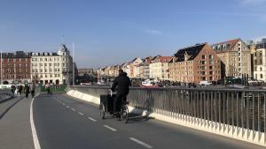 Carril de doble sentido para bicicletas en Copenhague.