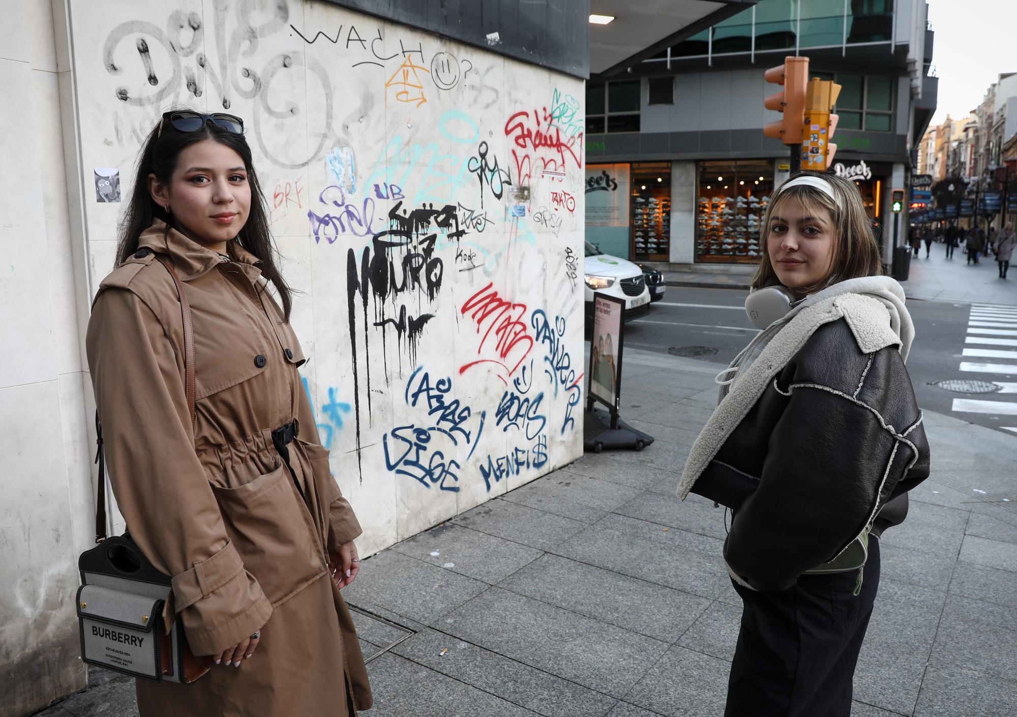 En imágenes: Los grafitis invaden la calle Corrida