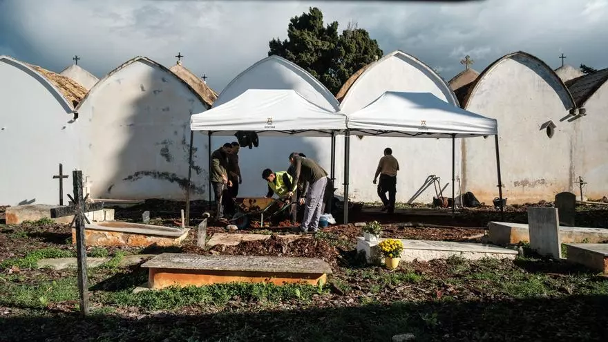 Nuevas exhumaciones en el Cementeri Vell para buscar represaliados por el franquismo