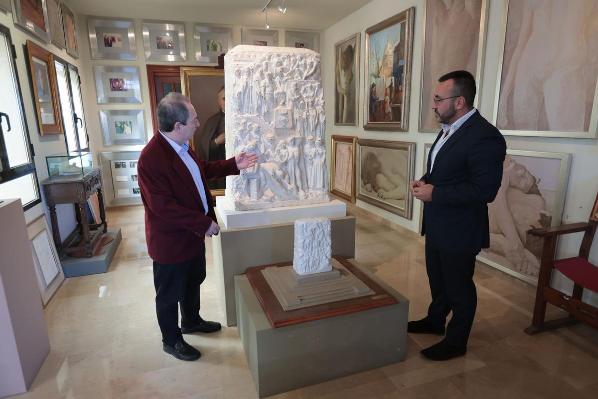 En una de las salas se expone una reproducción del monumento de la fundación de Castelló.