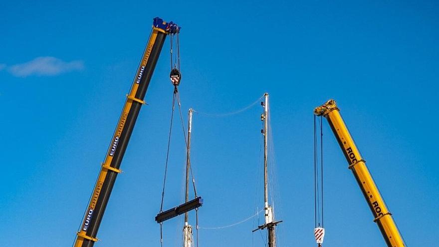 Trasladan urgente a dique seco un velero de 110 toneladas a punto de hundirse