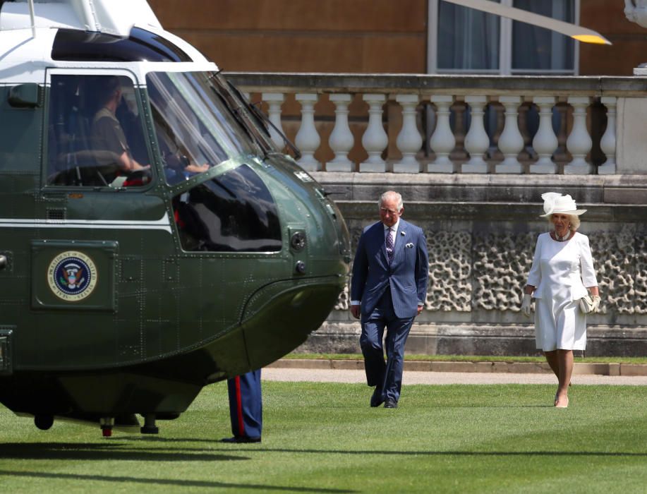 Isabel II recibe a Trump en el Palacio de Buckingh