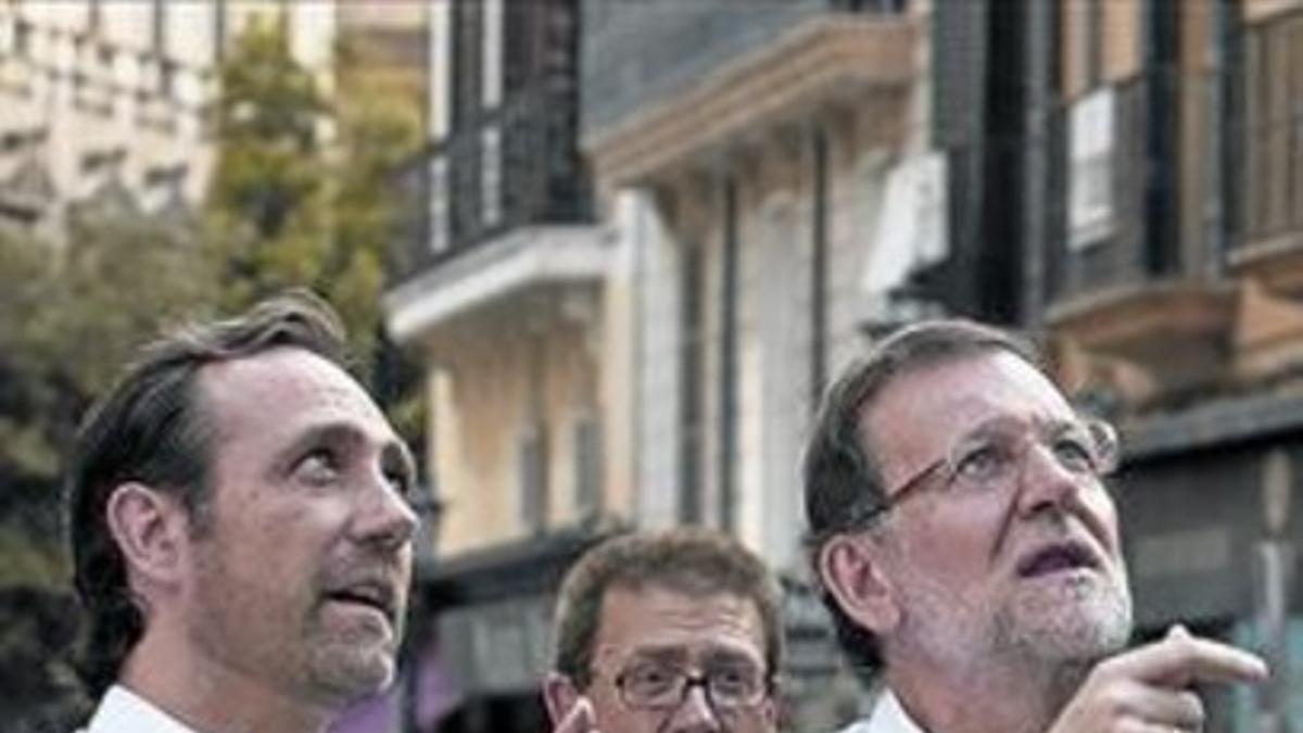 Mariano Rajoy, junto a José Ramón Bauzá, ayer en Palma.