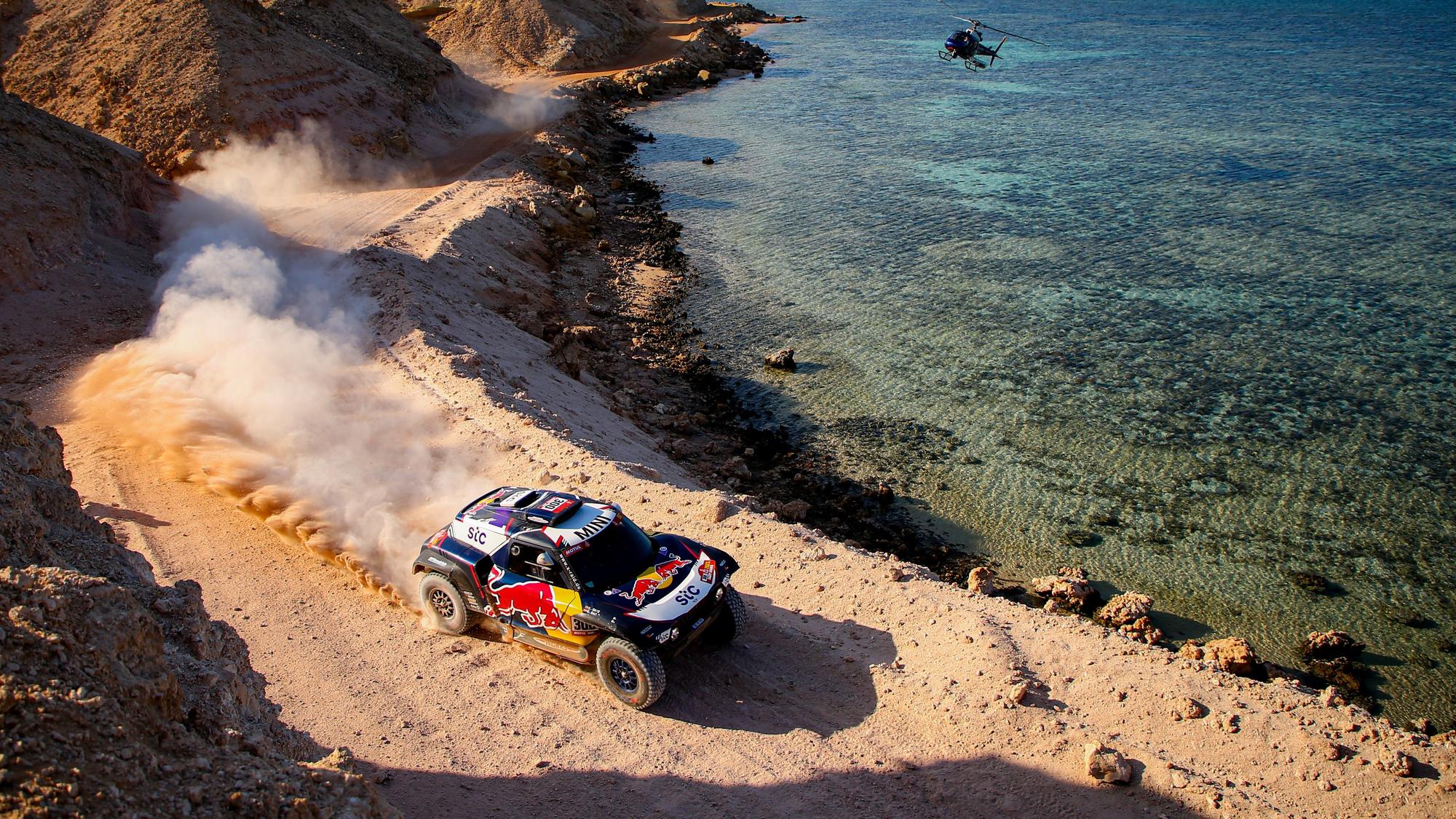 Sainz, durante la etapa del Dakar de este martes.