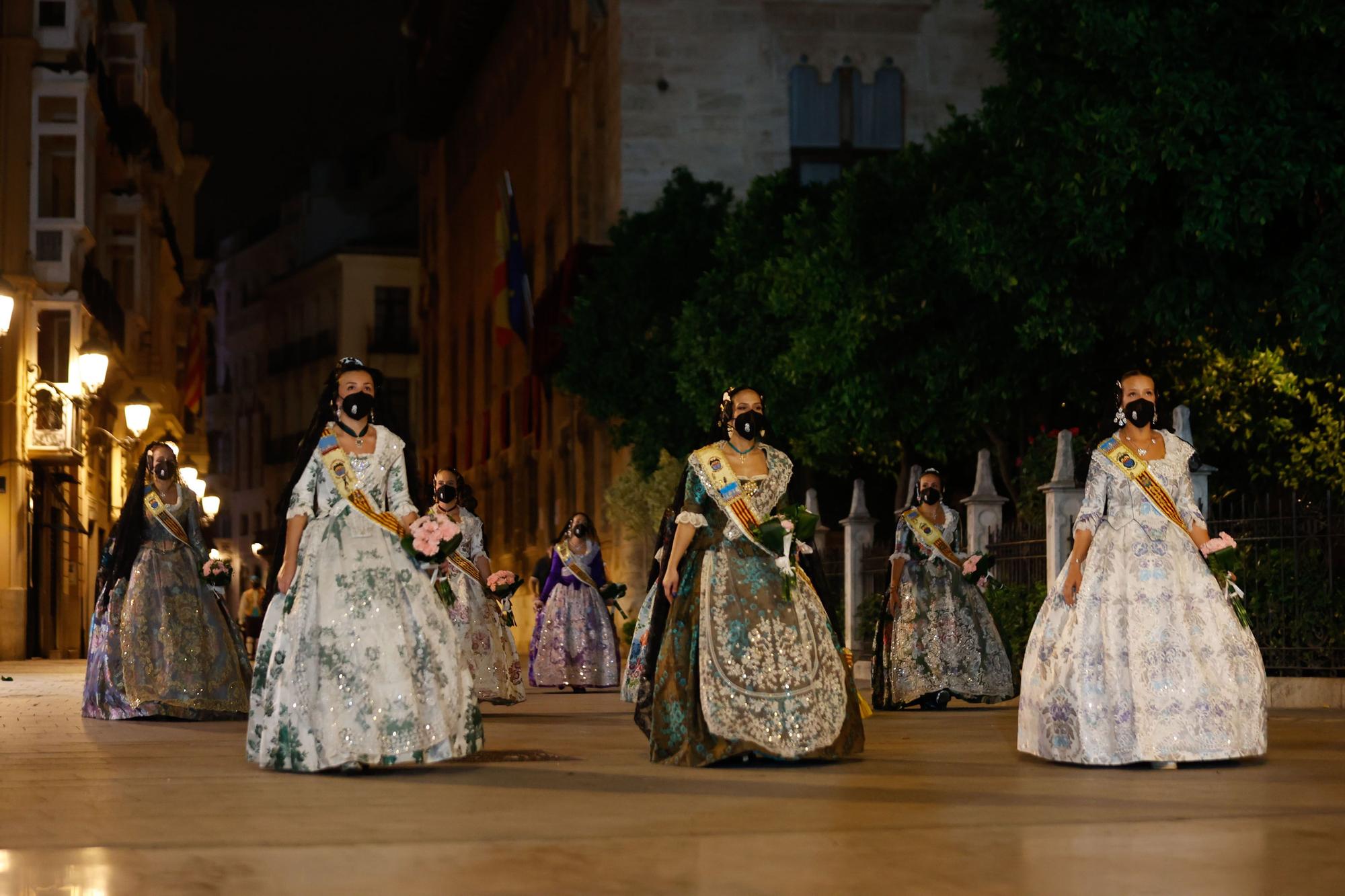 Búscate en el segundo día de Ofrenda por la calle de Caballeros (entre las 22.00 y las 23.00 horas)