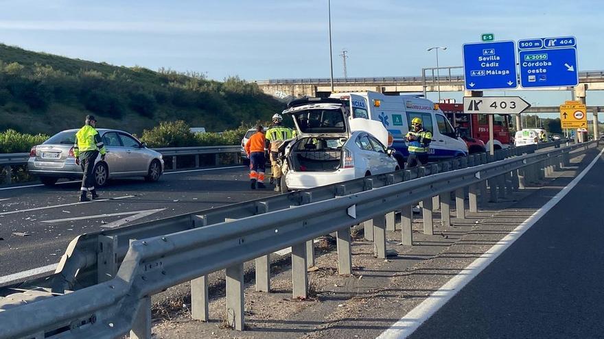 Dos mujeres heridas en el choque entre un coche y una furgoneta en la A-4 a la entrada de Córdoba