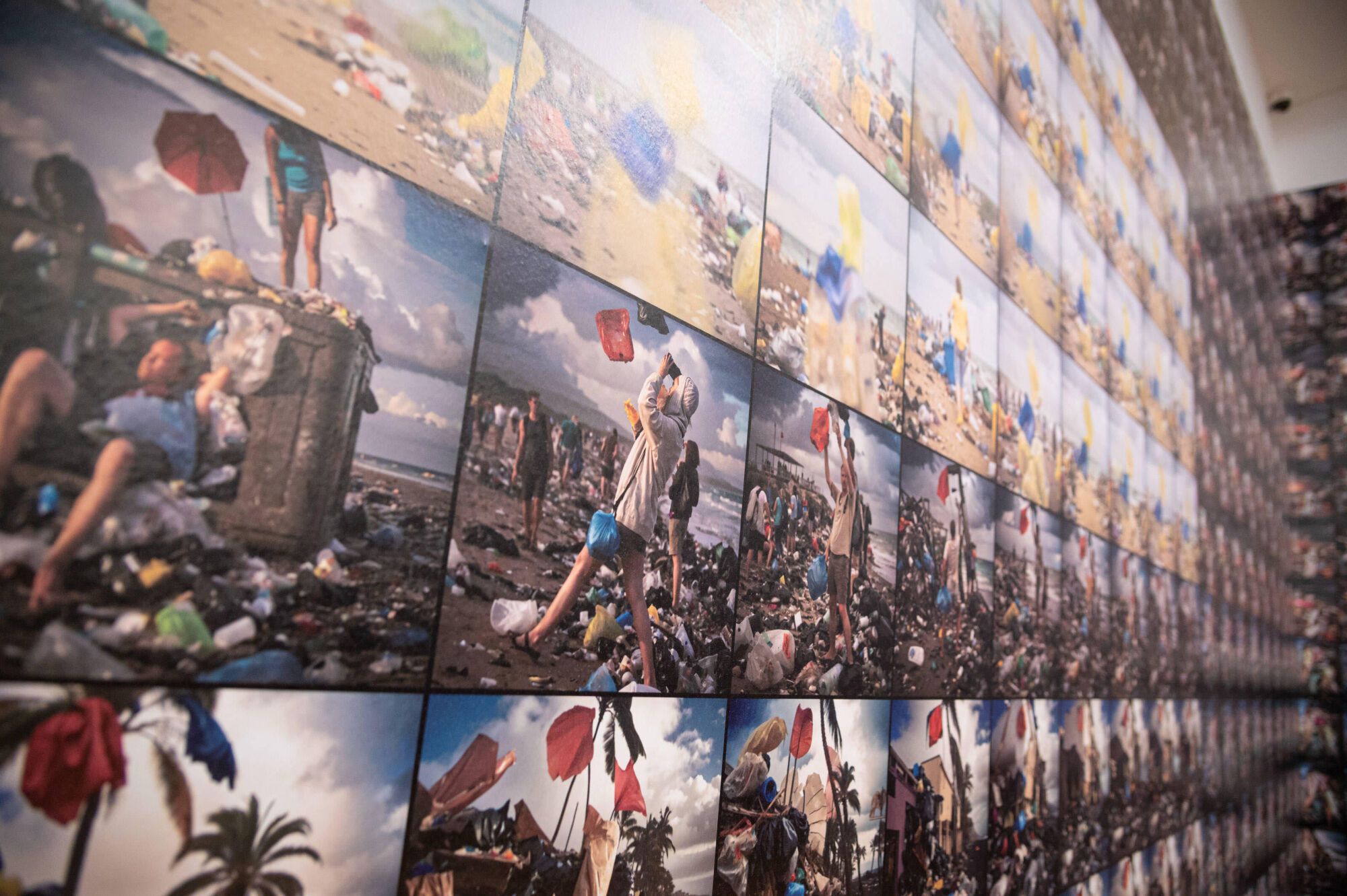 Exposición ‘Prompt: The tourist gaze’ en TEA