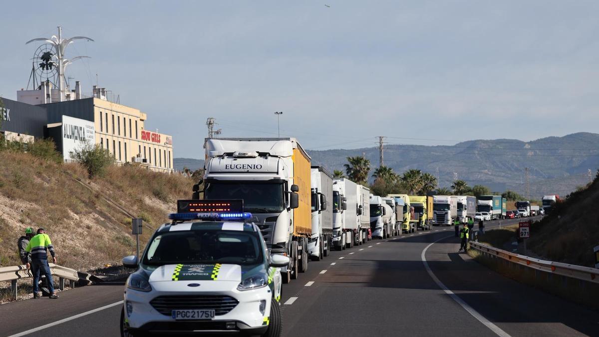 Accidente en la N-340 y obras afectan varias carreteras