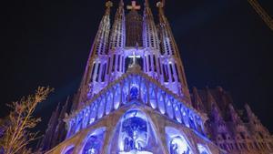 La Sagrada Família llueix un mapatge espectacular