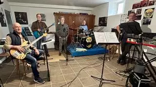 De “cinco pirados” en el bar Cienfuegos a músicos “de antes do playback” en un garaje de Extramundi: el renacer de Unión y Fuerza 50 años después