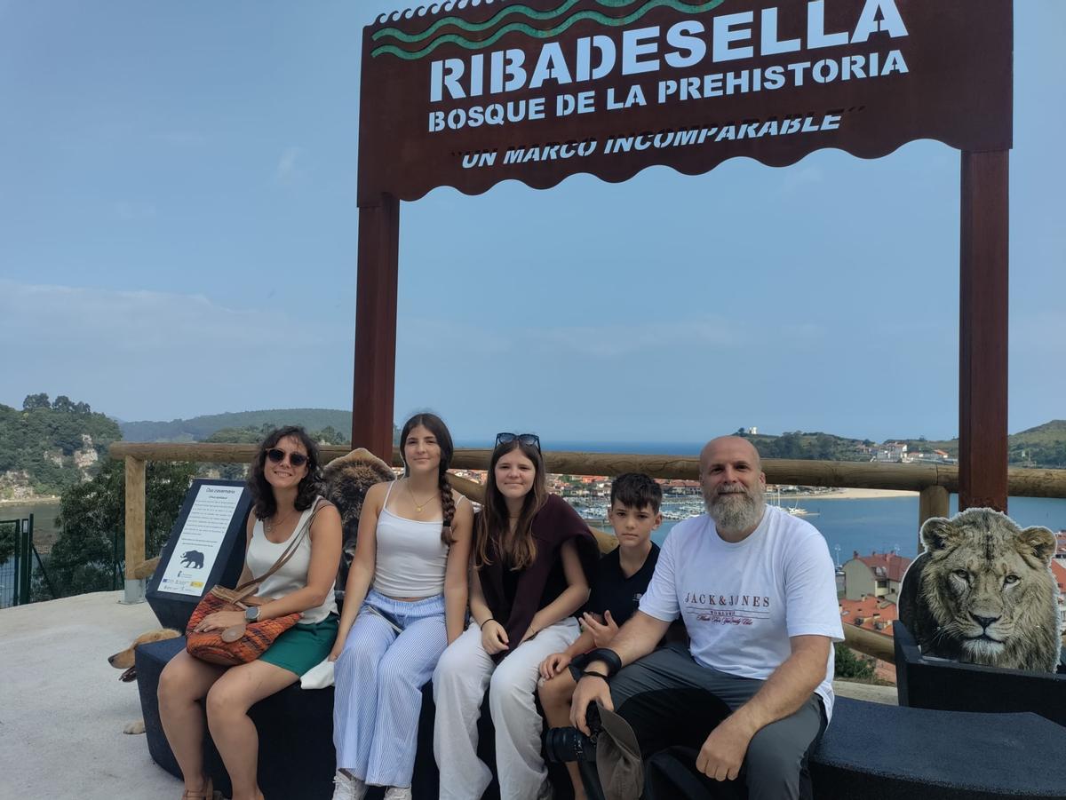 Laura Mercado, Norah Sullivan, Emma Sullivan, Samuel Sullivan y Pablo Sullivan