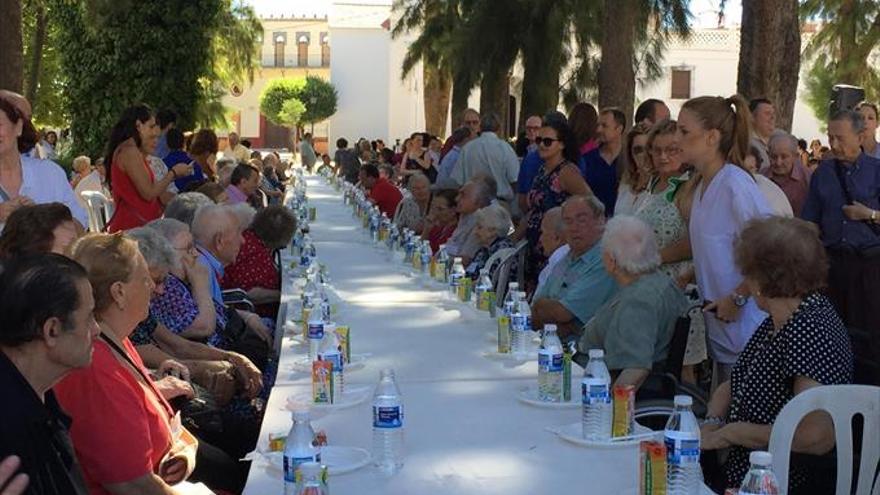 El parque de la Piedad acoge este martes la celebración del Día de los Abuelos