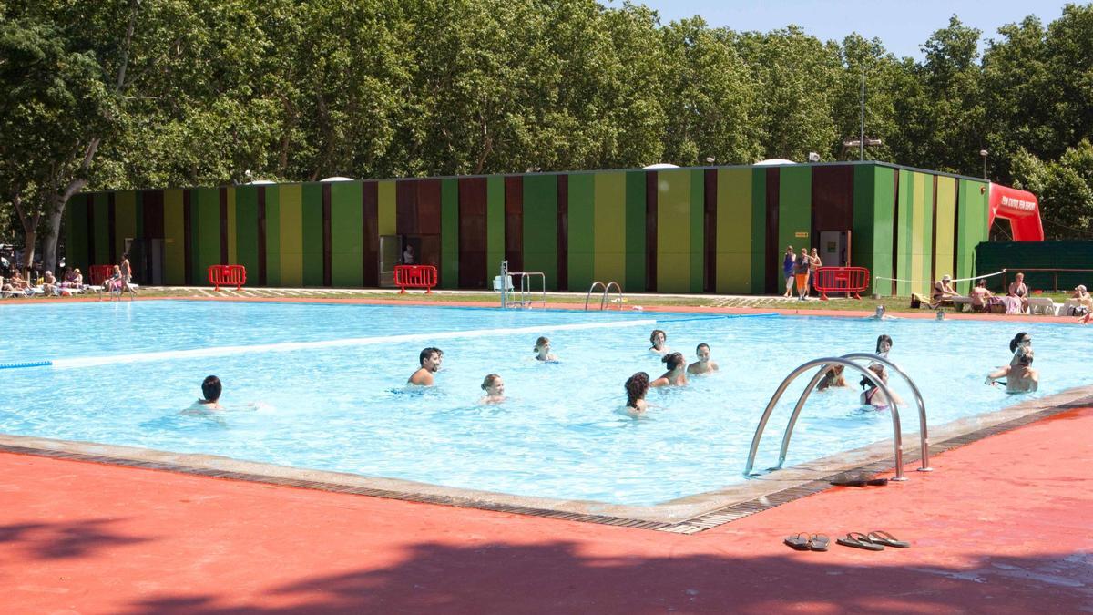 La piscina municipal de la Devesa, en una imatge d'arxiu.