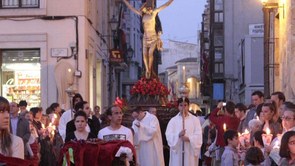 La Vera Cruz mantiene vivo el legado secular de Gil de Ronza 