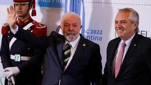 El presidente de Brasil, Lula da Silva, junto al de Argentina, Alberto Fernández.