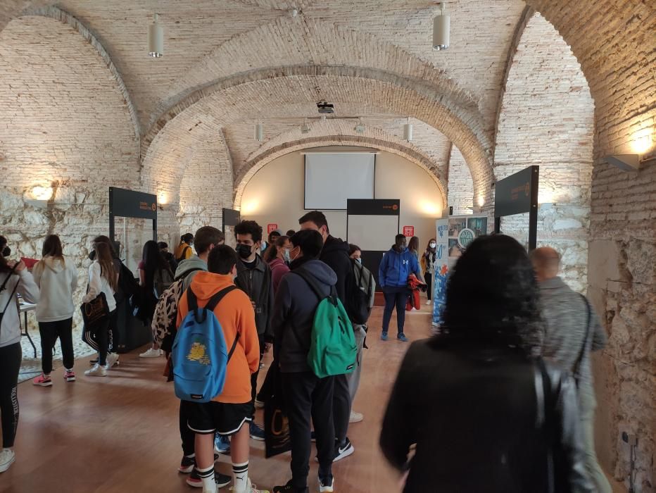 Figueres inaugura el I Saló dels Oficis al Castell de Sant Ferran