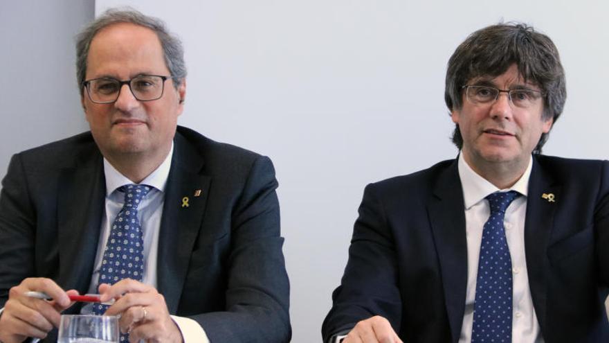 El president Quim Torra i l&#039;expresident Carles Puigdemont.