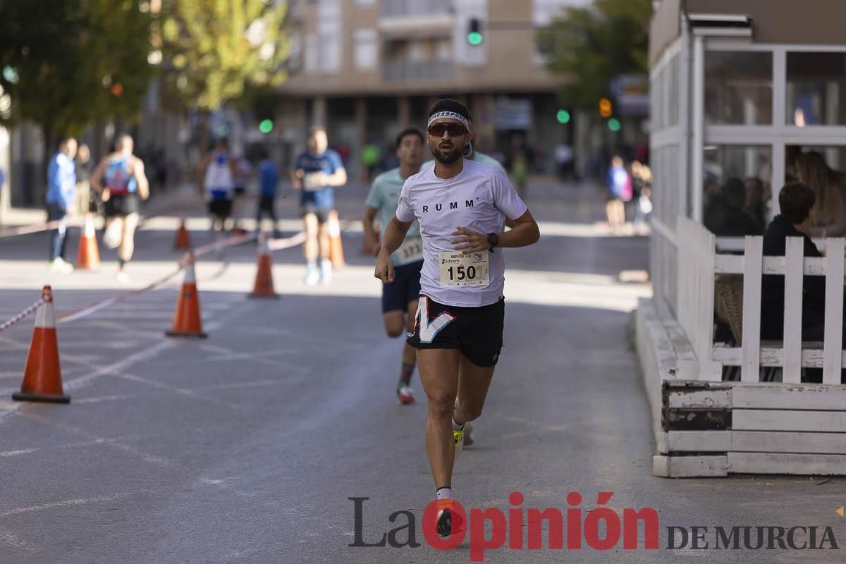 Carrera '10K Assota por ti' en Caravaca (salida y giro primera vuelta)