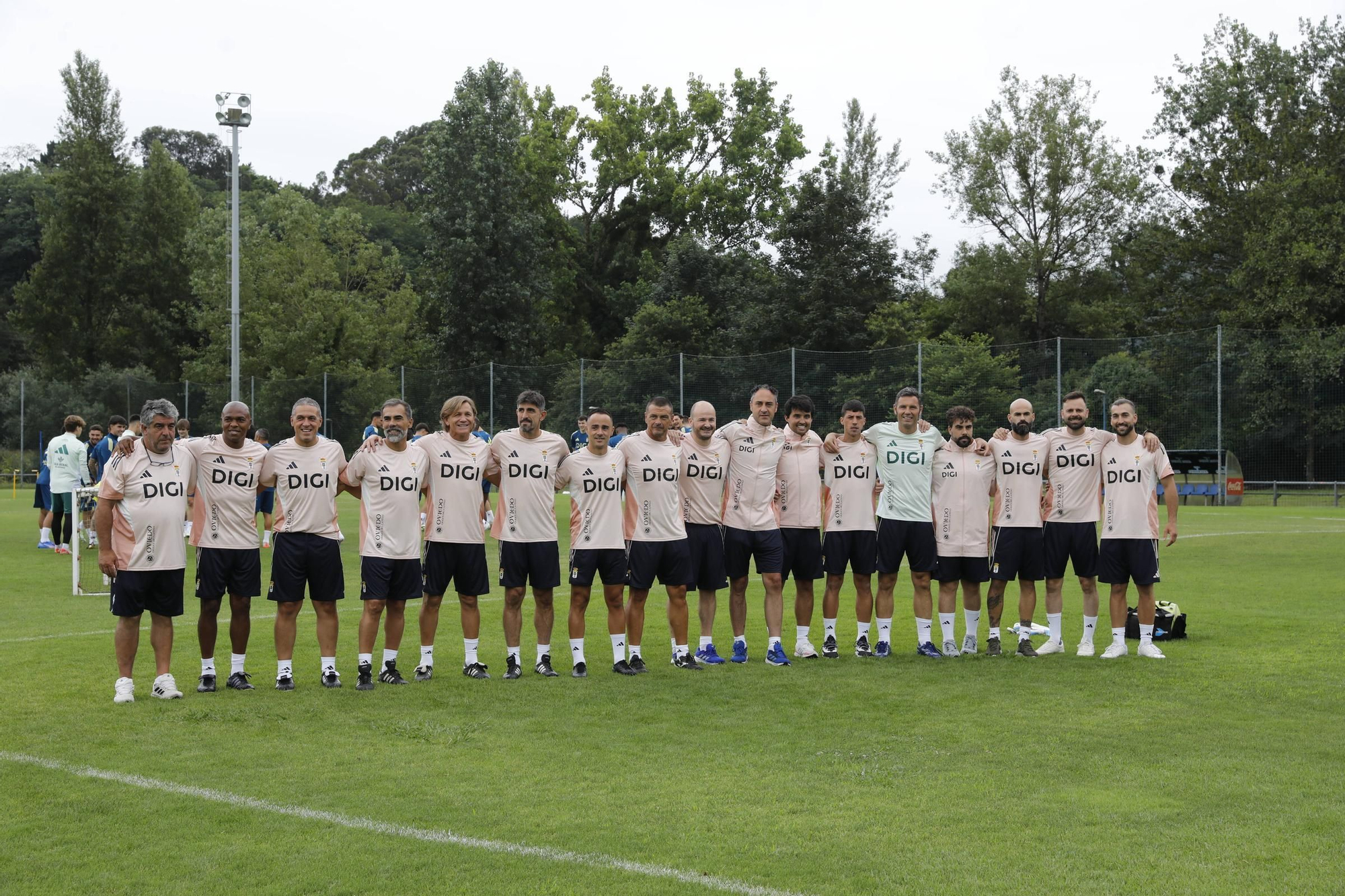 En imágenes: así fue la primera sesión de entrenamientos de Primera en El Requexón con Rodón, Reina y Domingues
