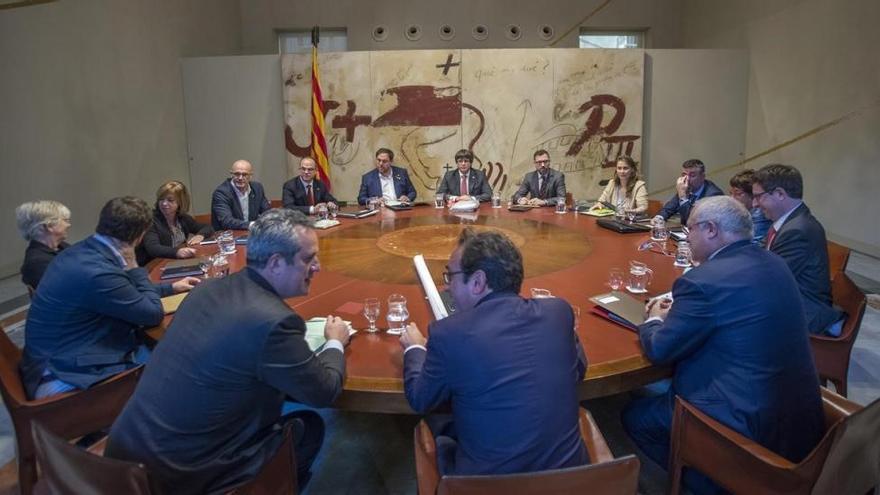 Puigdemont vuelve a reunir esta mañana al Govern para abordar respuesta a 155