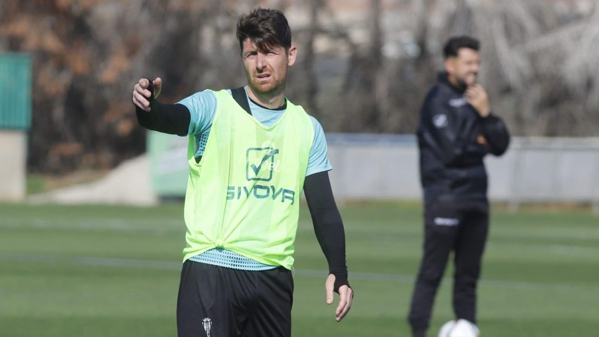 Javi Flores en el entrenamiento de este miércoles efectuado en la Ciudad Deportiva.