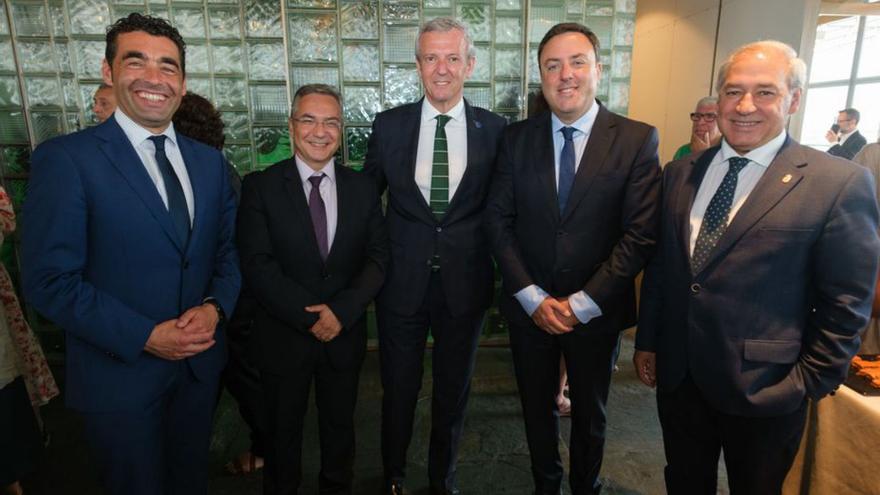 Los cuatro presidentes de las diputaciones gallegos, con Alfonso Rueda.